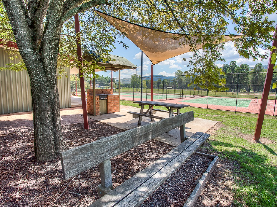 Pioneer Park - Tennis Club