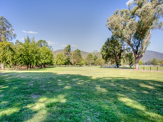 Oaks Lawn Event Space