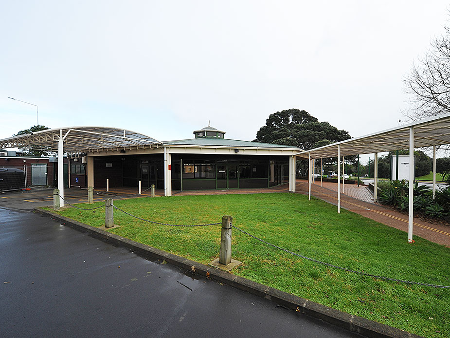 Western Springs Garden Community Hall Exterior 2