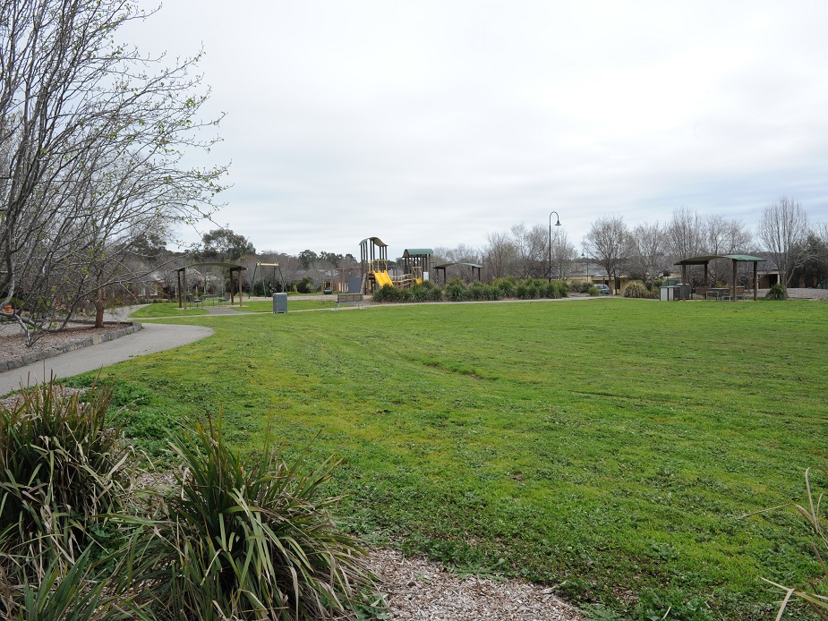 Battunga Park Lawns