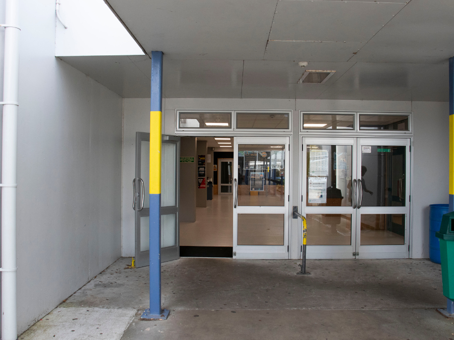 Paraparaumu College Gymnasium Hall - entry