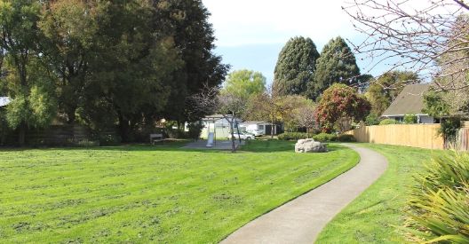 Holdaway Street Reserve