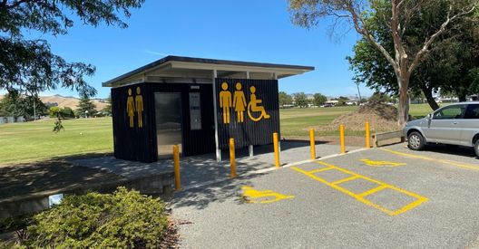 Oliver Park Public Toilet