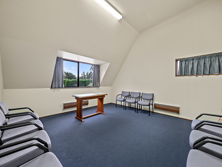 Upstairs Memorial Lounge