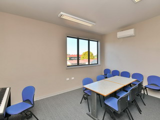 Studio 4 - Looking in 