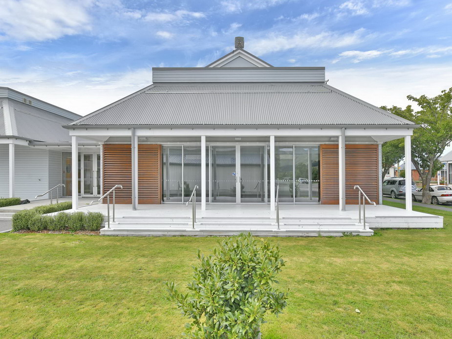 A&P Room - Lawn & Veranda